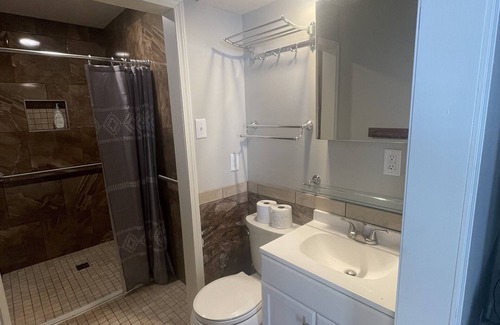 Lenexa House | Remodeled, Spacious House just off 435. Pet-friendly!