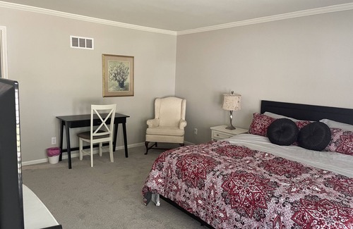 Lenexa House | Remodeled, Spacious House just off 435. Pet-friendly!