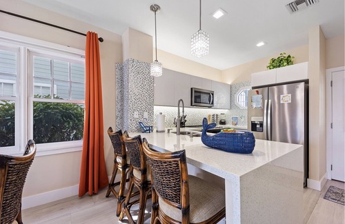 Marathon House | ★Remodeled tropical delight townhome★private plunge pool close to fun activities