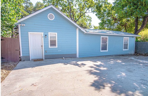 Five Points House | Remodeled Vintage Charm 1br/1ba Apt Close to DT