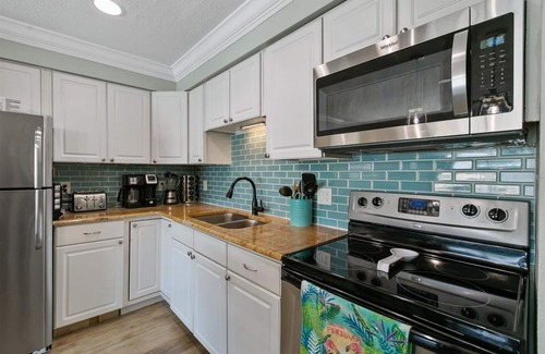 Flor-a-mar House | Remodeled Waterfront Home with Heated Pool