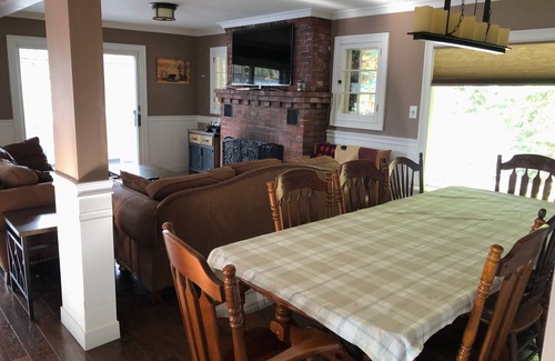 Old Forge House | REMODELED WATERFRONT ON CHANNEL IN OLD FORGE