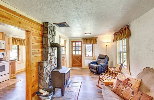 Custer Cabin | Remote Custer Cabin w/Fire Pit & Near State Park!
