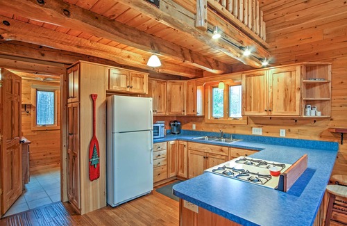 Pentwater Cabin | Remote Pentwater Cabin in the Woods: 5 Mi to Dtwn