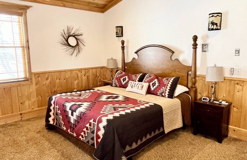Fairview Other | Remote ranch house on 93 acres in the peaceful Indianola Valley! Sleeps 30