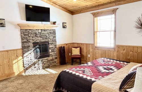 Fairview Other | Remote ranch house on 93 acres in the peaceful Indianola Valley! Sleeps 30