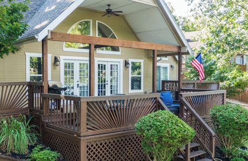 Roach House | !Remote & Relaxing Lake of the Ozarks Getaway