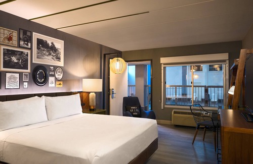 West Bloomington Hotel | Renaissance Minneapolis Bloomington Hotel