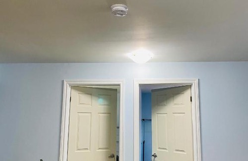 Oakridge Apartment | Renaissance Suite ; room ; space share ; Toronto