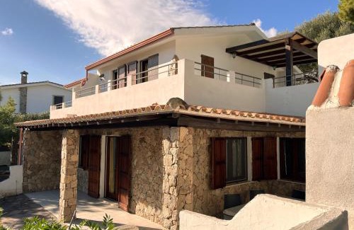 Porto Pino House | Renato Apartments
