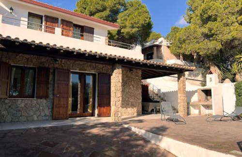 Porto Pino House | Renato Apartments