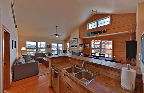 Rendezvous House | Rendezvous Discovery 3 Br 3 Bedroom Home by RedAwning
