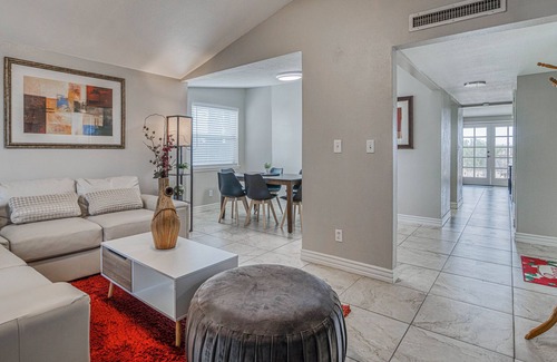 El Paso House | Renewed home, West Side, The best Sunset View of El Paso, close to I-10. Walmart