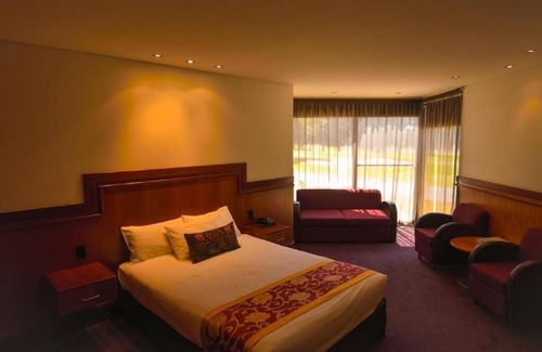 Old Calperum Hotel | Renmark Resort
