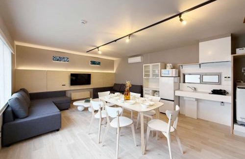 Hiroshima City Centre Apartment | Reno bld - Modern 2-Story Apt Near Peace Park Sleeps 10