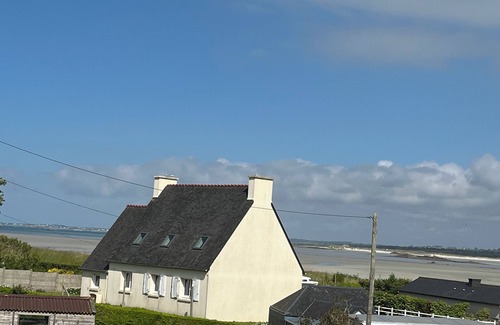 Plouneour-Trez House | Renovated house on the seafront. 3-minute walk from the beach. Ideal for families.