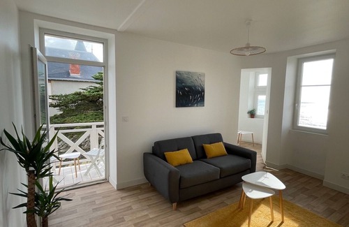 Tharon-Plage Apartment | Renovated apartment in exceptional sea-facing villa
