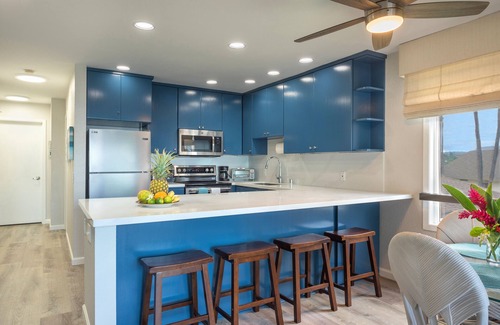 Kapaa Condo | *RENOVATED 07/20!* Corner Beachfront Penthouse in Kapa'a w/AC!