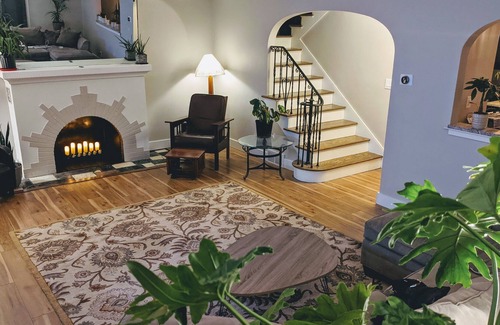 Holly House | Renovated 1940 Tudor close to downtown Holly & many wedding venues