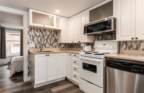 Sainte-Marie Apartment | Renovated 2 bedroom condo/5 mins from downtown
