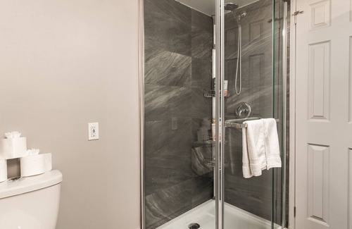 Sainte-Marie Apartment | Renovated 2 bedroom condo/5 mins from downtown