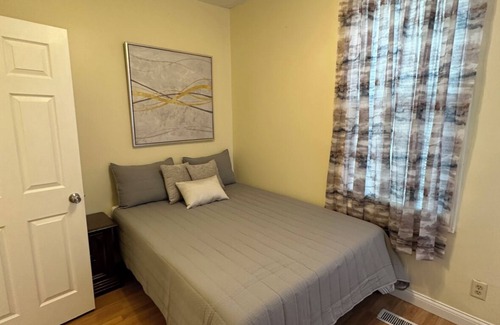 Lafayette Apartment | Renovated 2 floor spacious apartment in downtown lafayette!