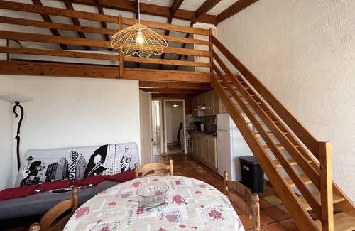 La Remigeasse Apartment | Renovated 2-Room House, 350m from Beach, Private Garden, Parking, Sleeps 4