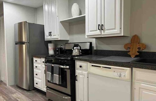 Jacobs House | Renovated 2Bed/1Bath cute housenn