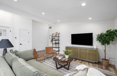 Ogden Apartment | Renovated 2BR 1BA Flat Close to 25th Street Fun