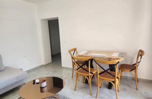 Qender Apartment | Renovated 2BR Retreat Near the Beach