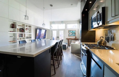 Harbord Village House | Renovated 2BR Victorian Home in Heart of Toronto