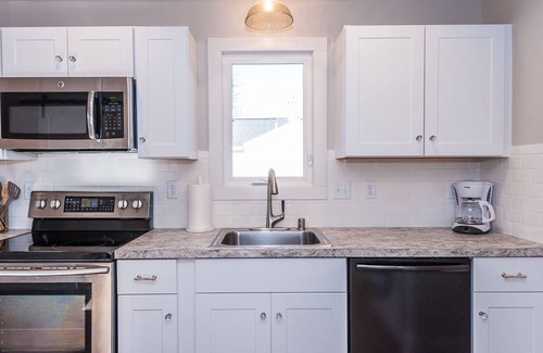 Slatterly Park House | Renovated 3 Bedroom Home *1 Mile From Downtown Rochester*