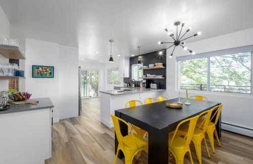 Capitol Hill Apartment | Renovated 3BD 2BA Escape w Hot Tub and City Views