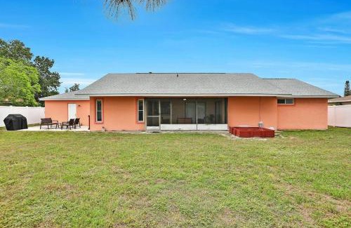 Whitfield House | Renovated 3BR Dog Friendly Pond View WD