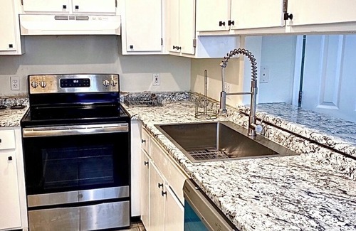 Tallahassee House | Renovated 3BR Home Close to Campus and Downtown