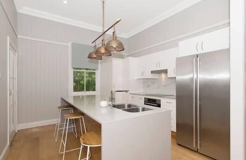 Railway Estate House | Renovated 4BR Home Queenslander | Prime Townsville