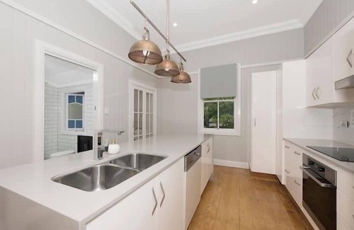 Railway Estate House | Renovated 4BR Home Queenslander | Prime Townsville