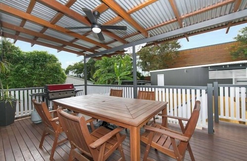 Railway Estate House | Renovated 4BR Home Queenslander | Prime Townsville