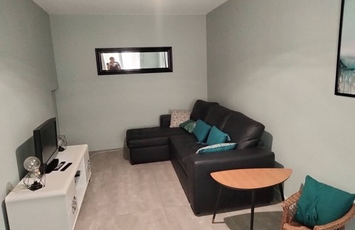 Mirepeisset House | Renovated 5-bedroom village house 5 minutes from the river!