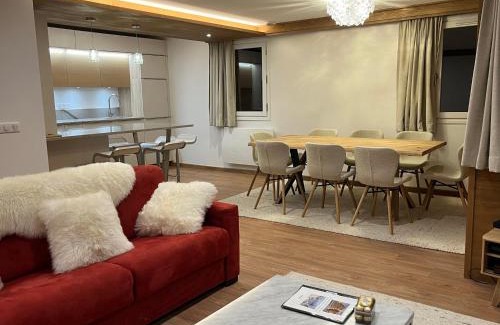 Meribel Apartment | Renovated 6-8 pers Luxury Chalet in Meribel Centre 85m2 3BR 3BA with Mountain View and boots heater !