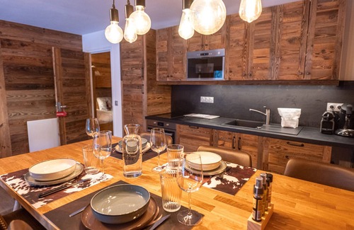 Jeux Apartment | Renovated Apartment in Alpe d'Huez - Central Location, Near Slopes, Sleeps 4, Parking & WiFi