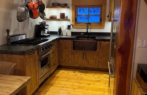 Silver Star Mountain Cabin | Renovated 2 bedroom cabin - amazing location, private hot tub, laundry, storage