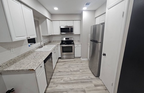 Gainesville House | Renovated contemporary home centrally located