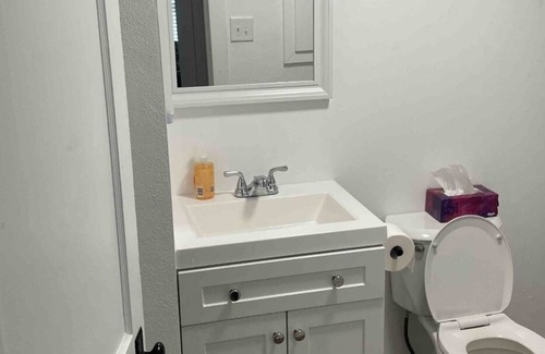 Lovington House | Renovated cozy two bedroom