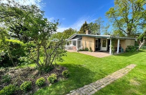 Sint Maartenszee House | Renovated detached luxury bungalow