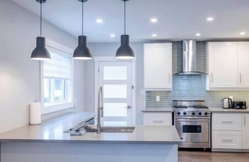 East Kootenay House | Renovated Downtown Home/Wood Fireplace/2 BDRM