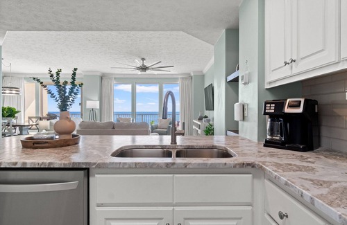 Thomas Drive Condo | Renovated, Family-Focused Gulf Crest Condo! Miles-long views of the shoreline!