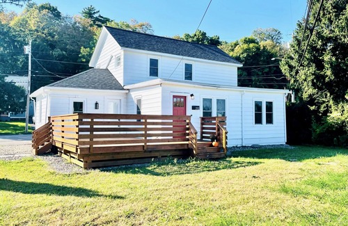 Saugerties House | Renovated Gem Near Cantine Field, HITS & Hunter