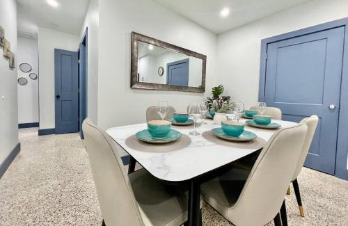 Ludlam Apartment | Renovated Grand Villa Paradise Amazing pool, BBQ & Ping Pong