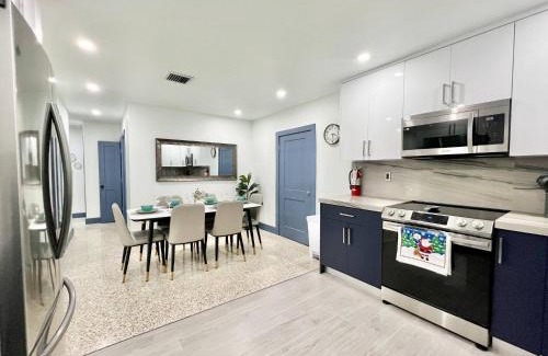 Ludlam Apartment | Renovated Grand Villa Paradise Amazing pool, BBQ & Ping Pong